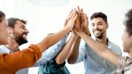 Employee Engagement: Una guía para fomentar espacios de trabajo donde los colaboradores se sientan parte