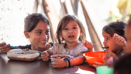 Donar un plato de comida para cambiar una vida